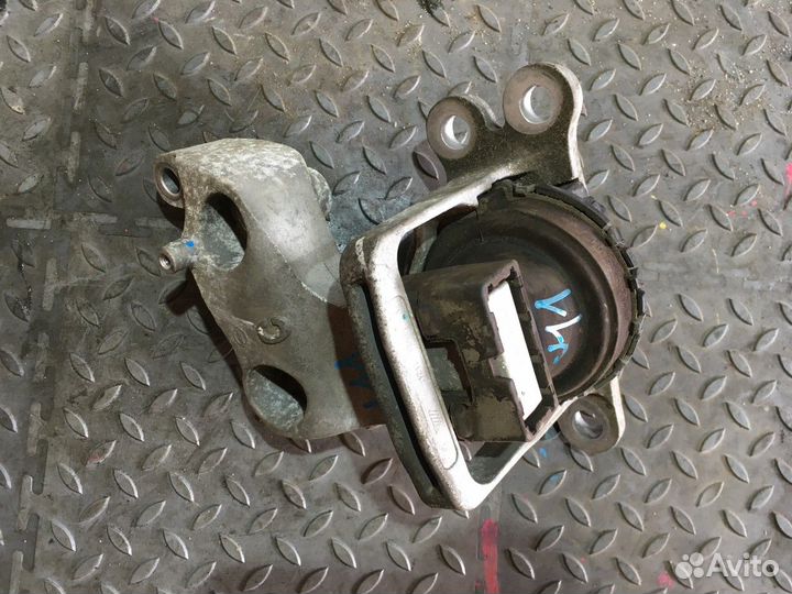 Опора двигателя передняя (Nissan Qashqai)