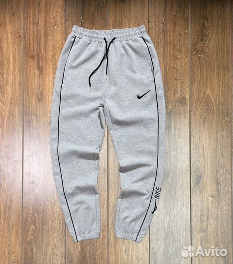 Спортивные штаны Nike