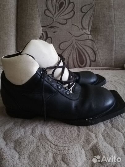 Лыжные ботинки классические