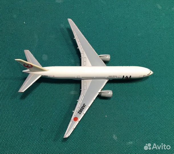 Модель самолета Boeing 777-200 Japan Airlines