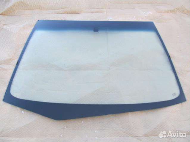 Лобовое стекло на Mitsubishi Lancer 9