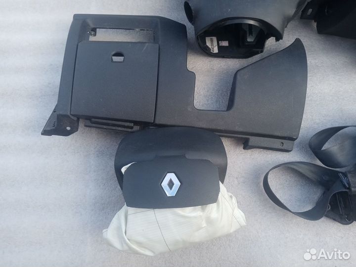 Безопасность сработавшая Renault Fluence 2013