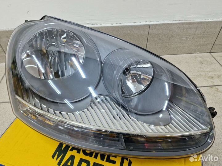 Передняя правая фара Volkswagen Golf 5 (Новая)