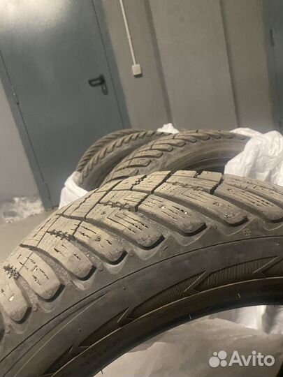 Goodyear Ultragrip Ice Arctic 225/50 R17