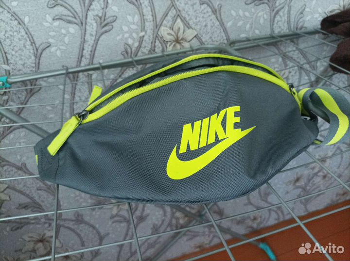 Nike. Поясная сумка