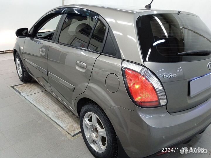 Kia Rio 1.4 AT, 2011, 155 000 км