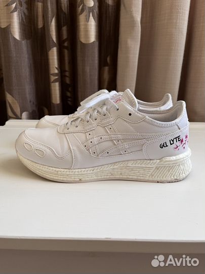 Кроссовки asics