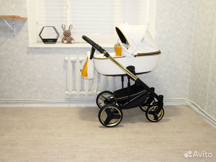 Коляска Riko Basic Ozon 3 в 1 с автокреслом экокож