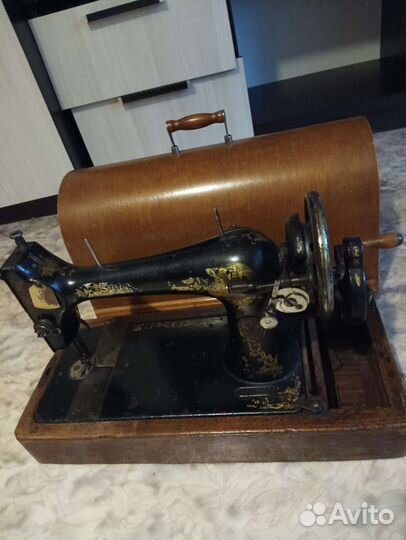 Швейная машина Singer