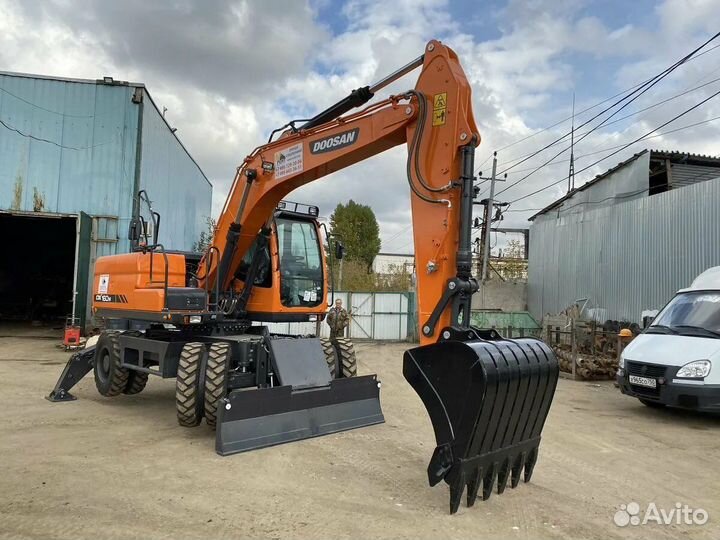 Аренда колесного полноповоротного экскаватора