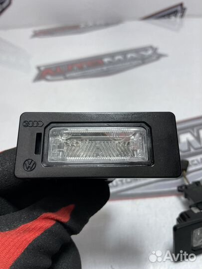 Фонарь подсветки номера Skoda Yeti 2012 2.0 CFH