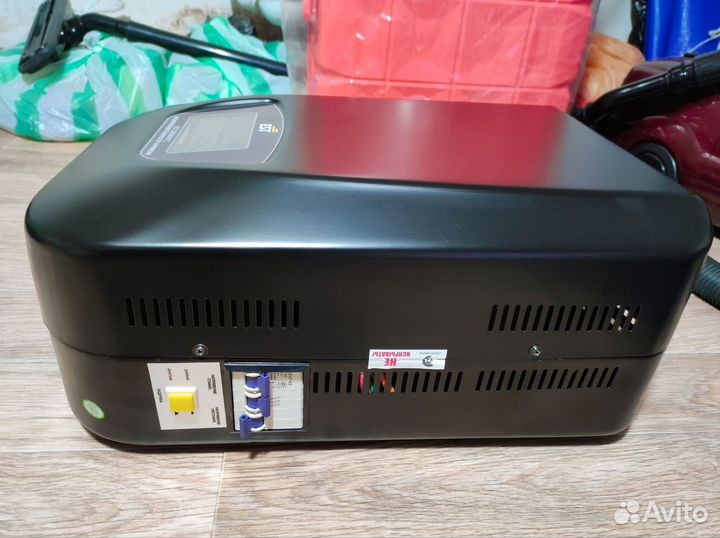 Стабилизатор напряжения