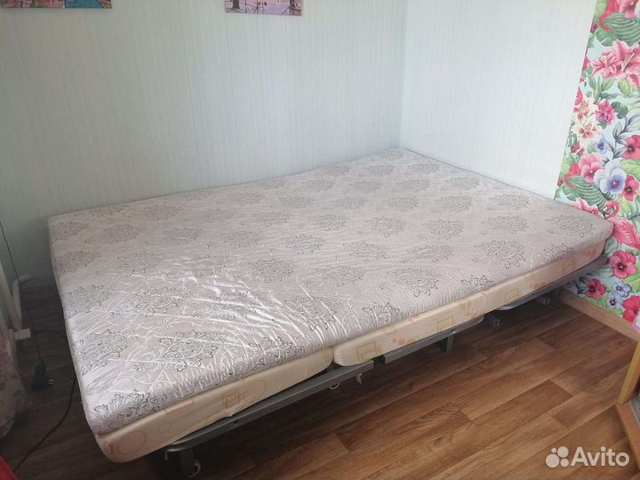 Диван