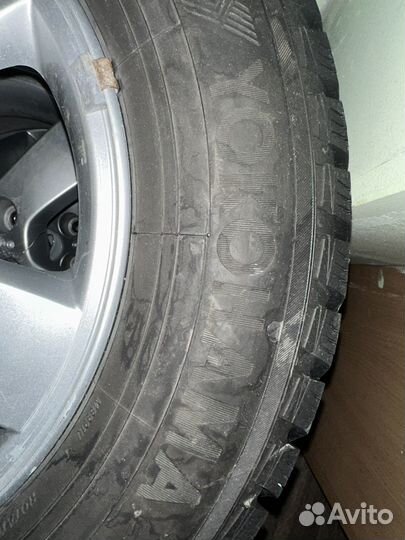 Yokohama Ice Guard IG65 215/65 R16