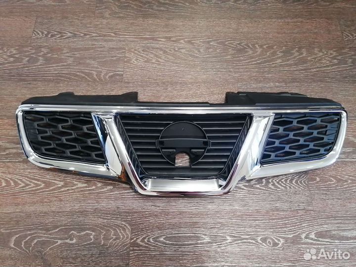 Решетка радиатора Nissan Qashqai j10 передняя
