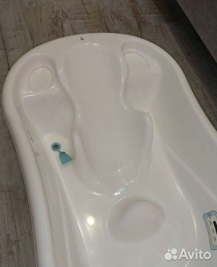 Ванночка для купания новорожденного с термометром