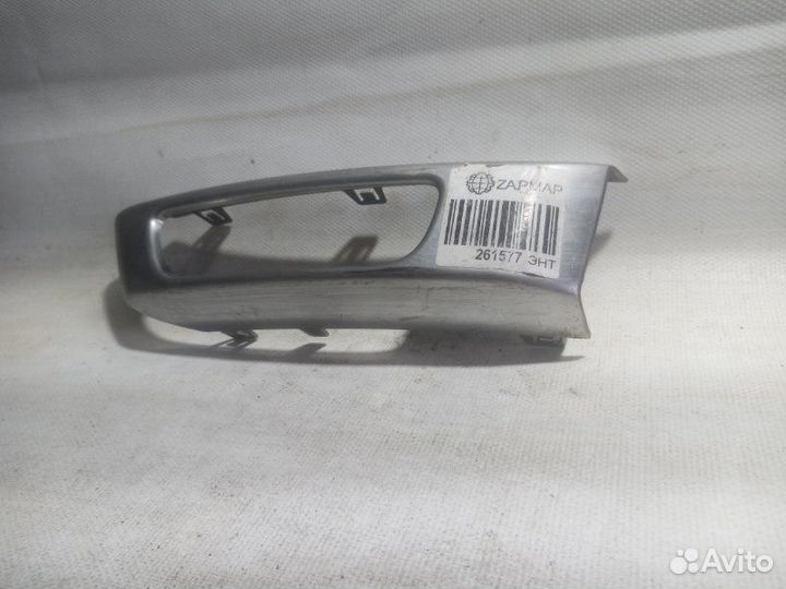 Накладка на туманку передняя правая Land Rover