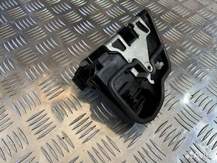 Замок двери передний левый BMW X5 E70 E60 Е90