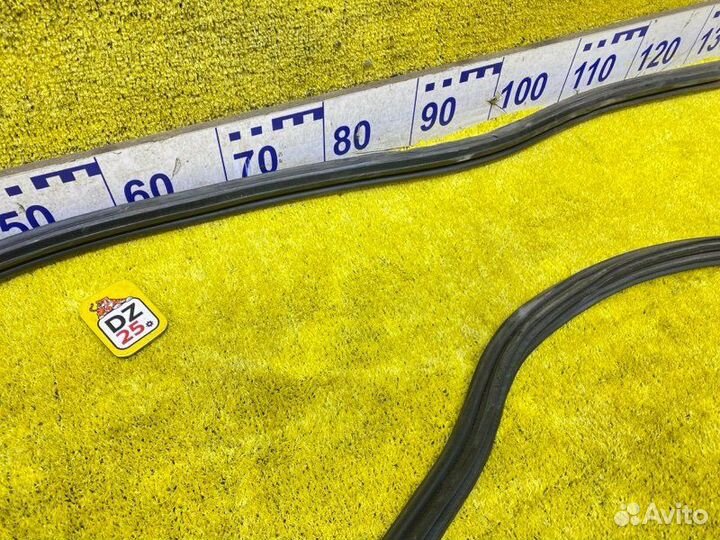 Уплотнительная резинка багажника задняя Honda 140576