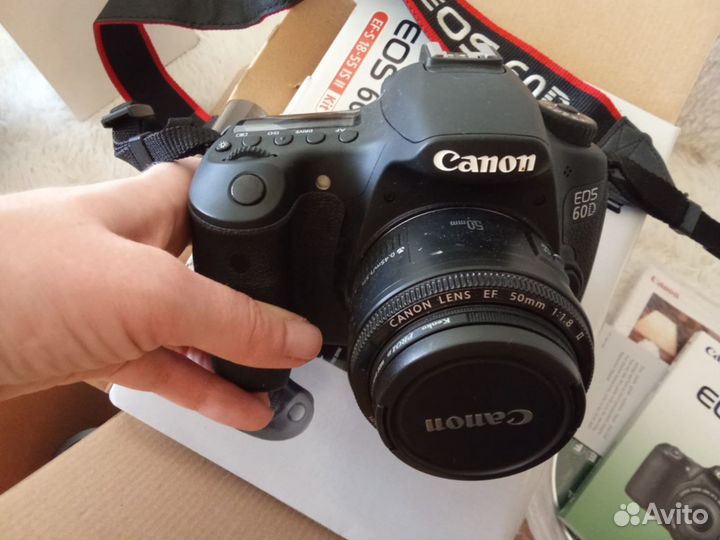 Продам фотоаппарат Canon EOS 60 D объектив Никон