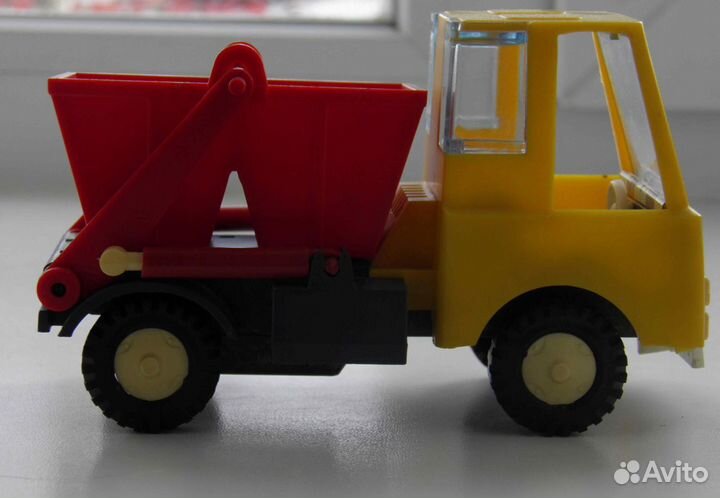 Продам машинку -игрушку