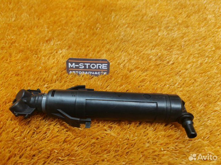 Форсунка омывателя фары передняя правая Volkswagen