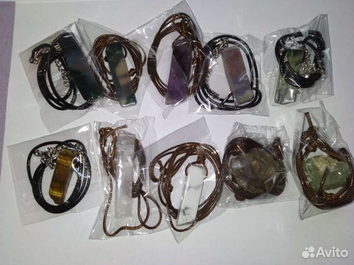 Кулоны с натуральными камнями