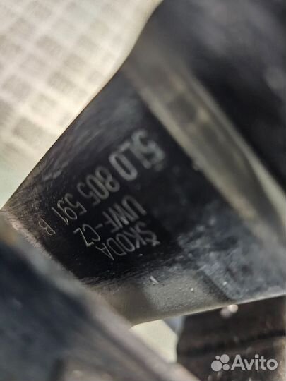 Панель передняя, телевизор Skoda Yeti