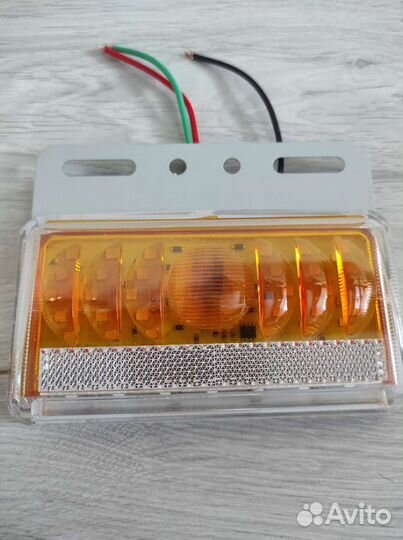 Фонарь габаритный боковой 24V