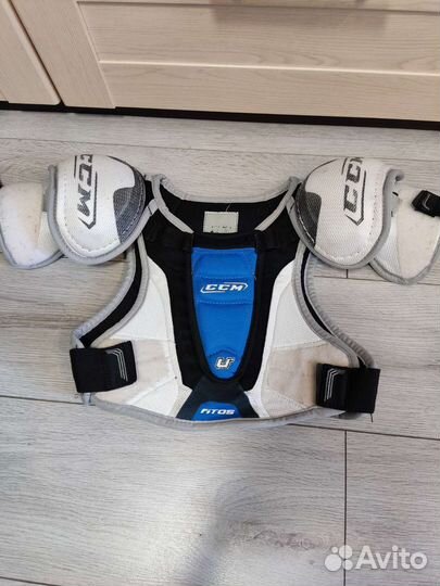 Хоккейные нагрудник ccm jr m