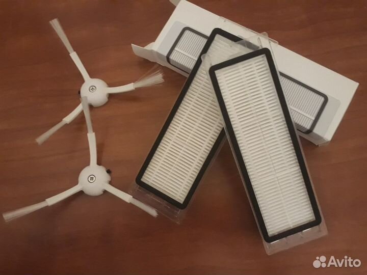 Для робота- пылесоса боковая щетка и фильтр 2шт