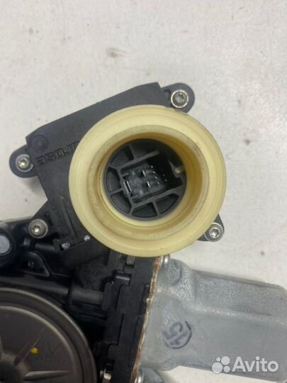 Стеклоподъемник в сборе задний левый Toyota Camry