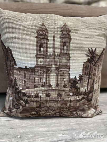 Подушка ручной работы