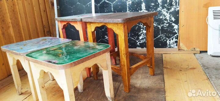 Табуретки большие и маленькие