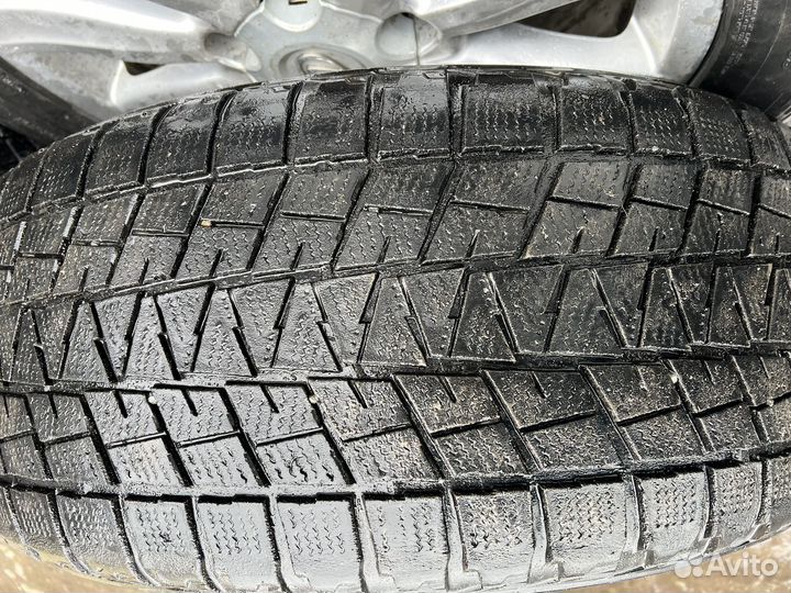 Bridgestone Blizzak DM-V3 285/50 R20