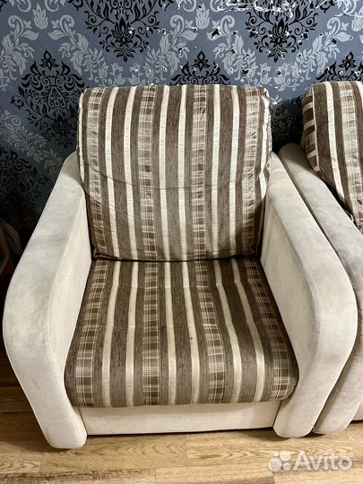 Диван с креслом