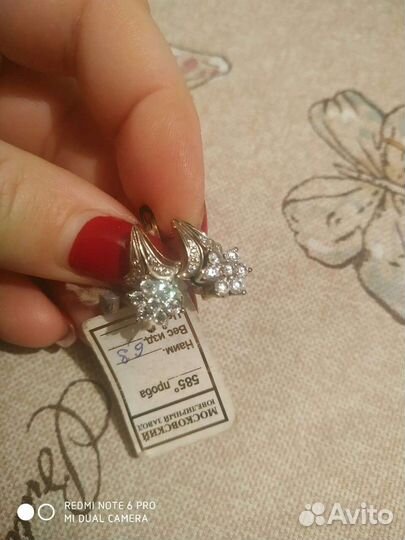 Золотые серьги новые