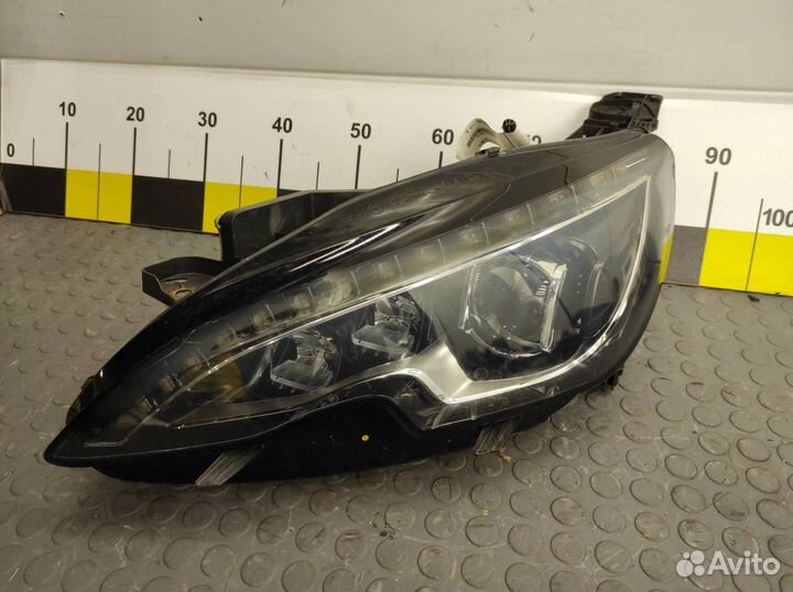 Фара левая Peugeot 308