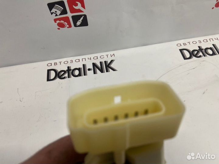 Замок двери передний левый Toyota Harrier ACU10