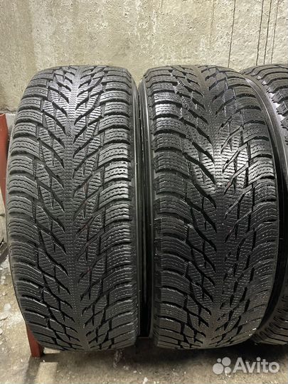 Nokian Tyres Hakkapeliitta R3 SUV 235/60 R18 107R