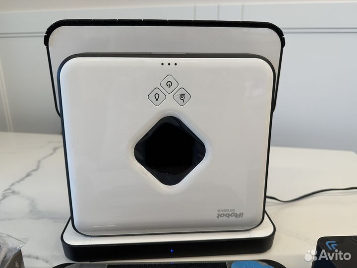 Робот-полотер iRobot Braava 390T белый