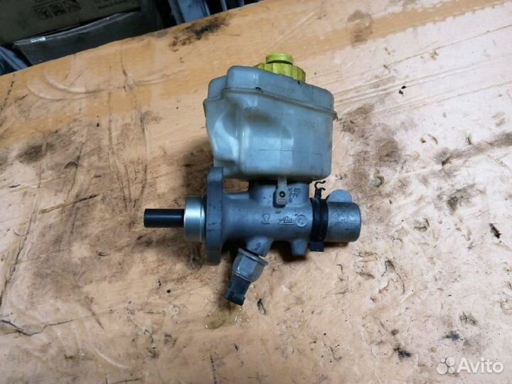 Главный тормозной цилиндр Porsche Cayenne 955