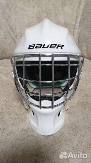 Хоккейный вратарский шлем