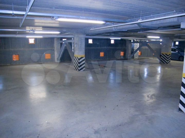 Машиноместо, 16 м²