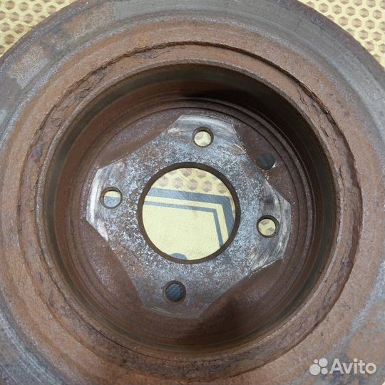 Тормозной диск задний Nissan Tiida C11 HR16 2010