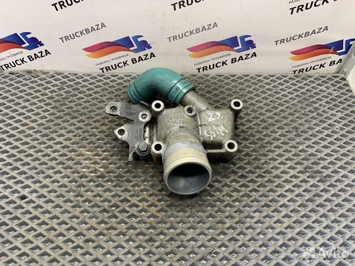 Фланец двигателя системы охлаждения