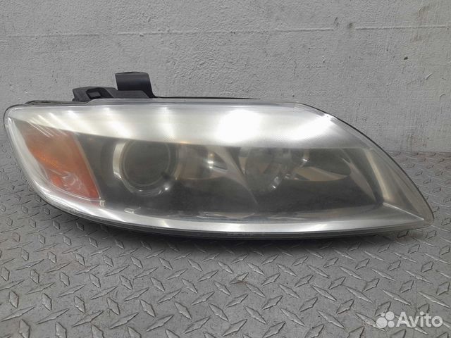 Фара правая Audi Q7
