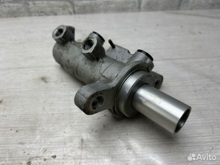 Главный тормозной цилиндр Ford Transit 8