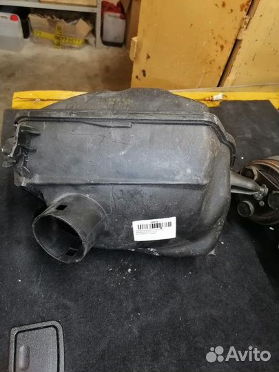 Корпус воздушного фильтра Nissan Qashqai J10