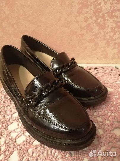 Продам туфли для девочки